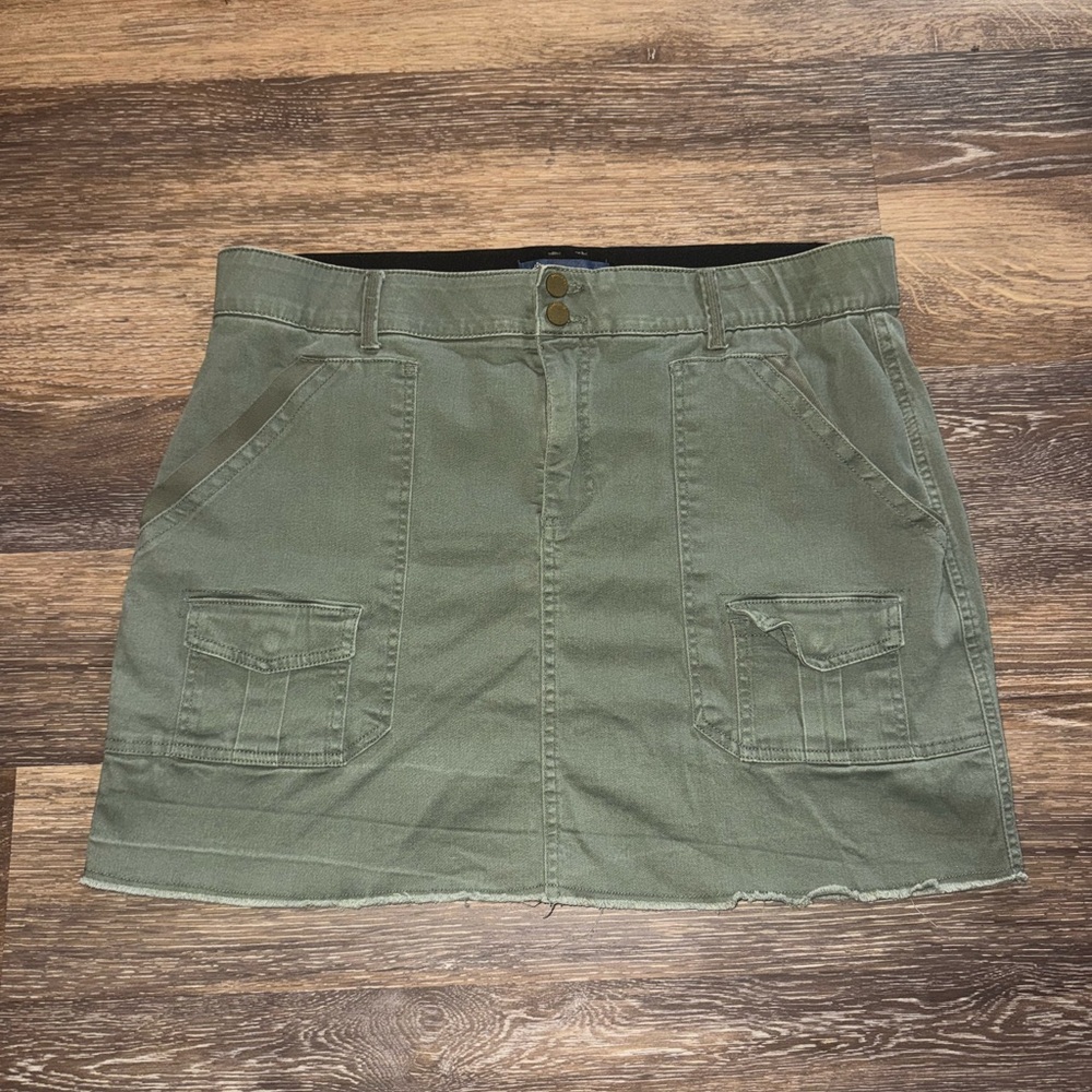 Democracy Khaki Mini Skirt with Pockets